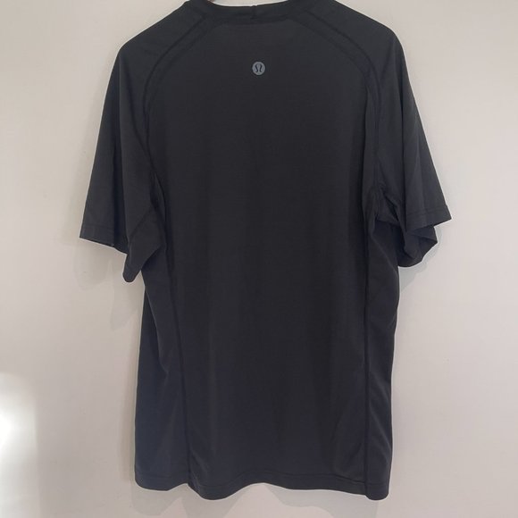 LULULEMON Men Short Sleeve Pullover Shirt Black Size XL - Picture 2 of 3